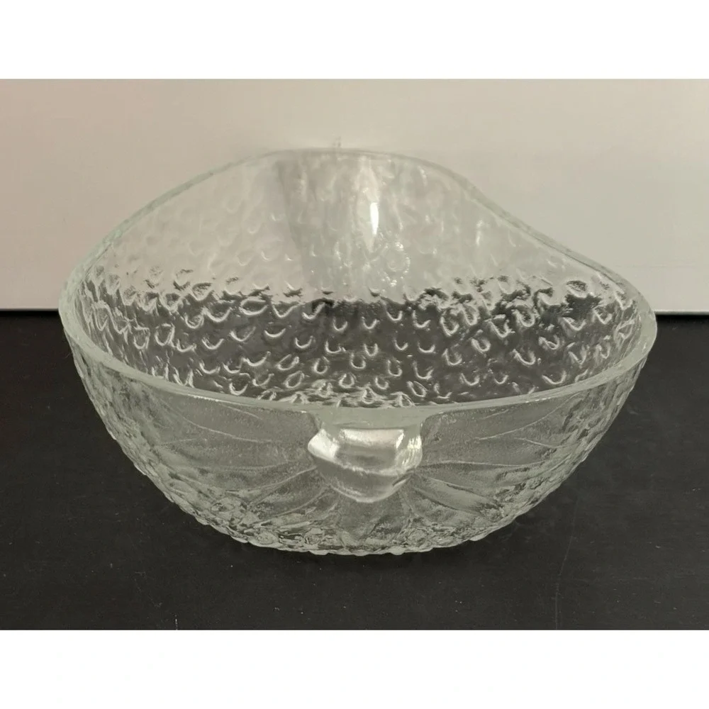 Vintage Clear Glass Strawberry Dessert Bowl – Large Master Serving Bowl